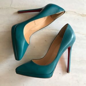 Christian louboutin pump (100% authentic)